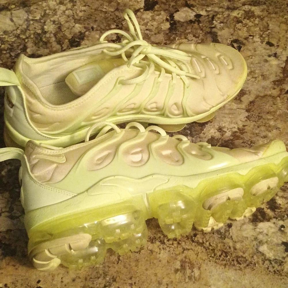 Nike Air VaporMax Plus Highlighter Yellow Sunset Women's D13023-700 Size 9.5 - Picture 4 of 10